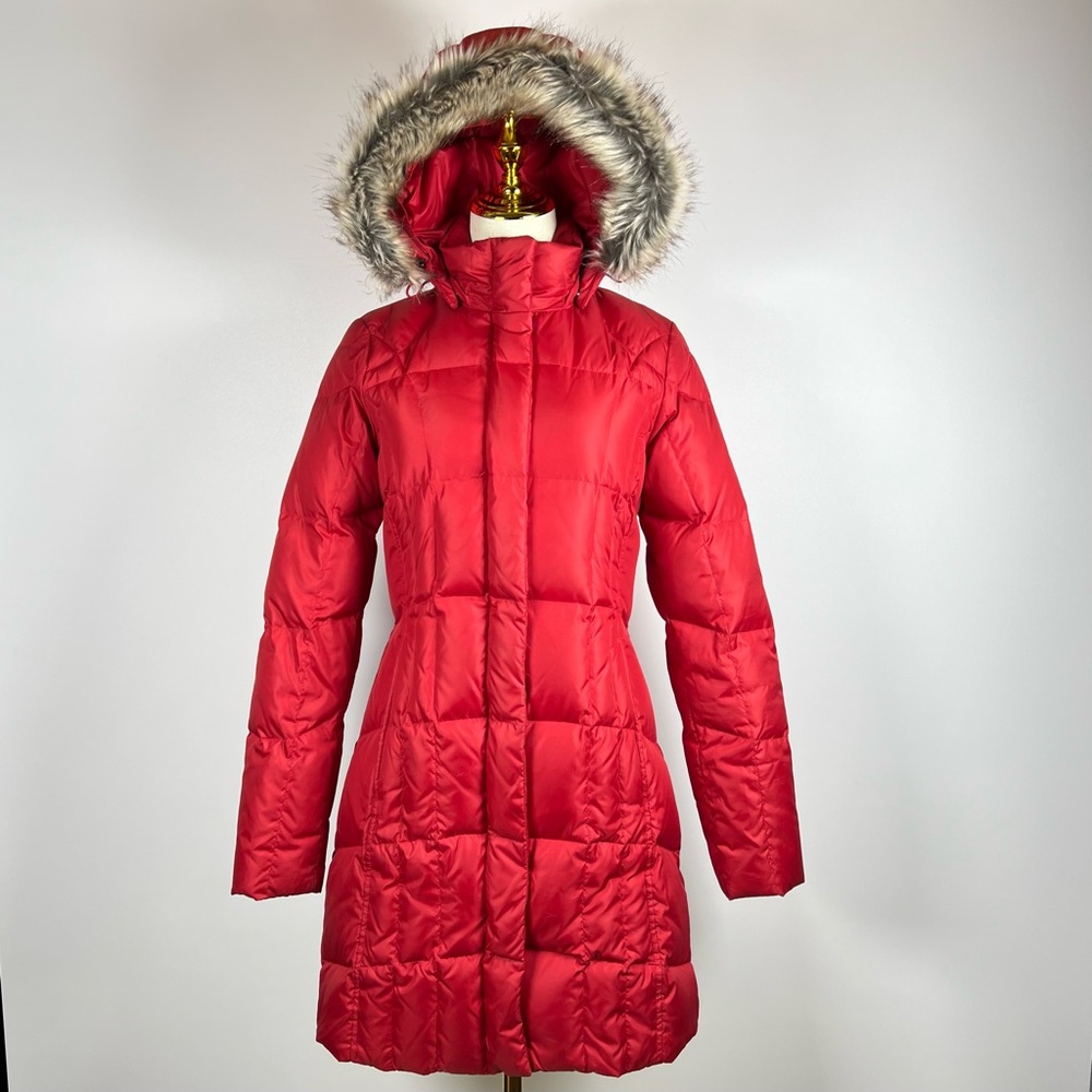 Eddie Bauer Women’s Lodge Down Parka with detachable hood. XS Red